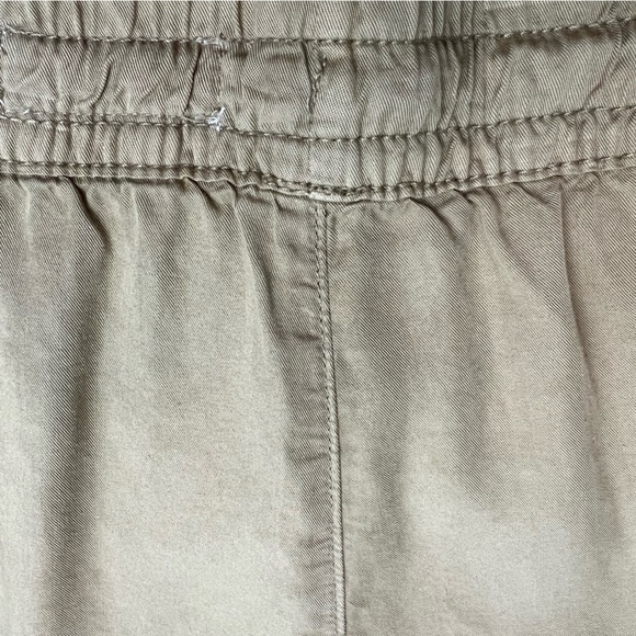 NWT Lefties 100% lyocell khaki pleated pull on shorts L - Picture 4 of 7
